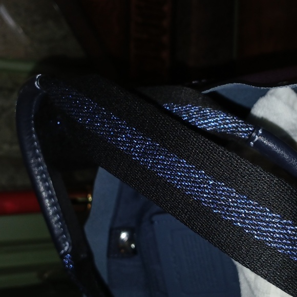 Coach Derby Dark Blue Leather Tote - Picture 4 of 16